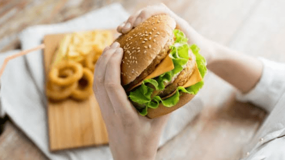 Hati-hati! Hobi Konsumsi Junk Food Bisa Sebabkan Kanker